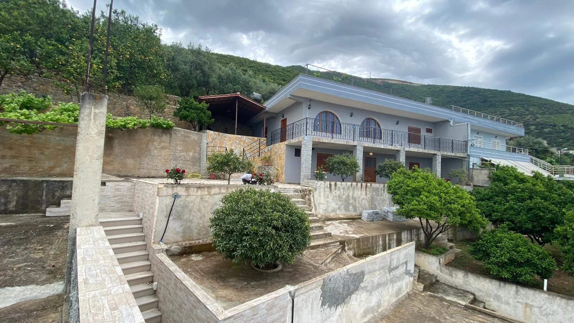 Kledi Apartment فلورا 0*,