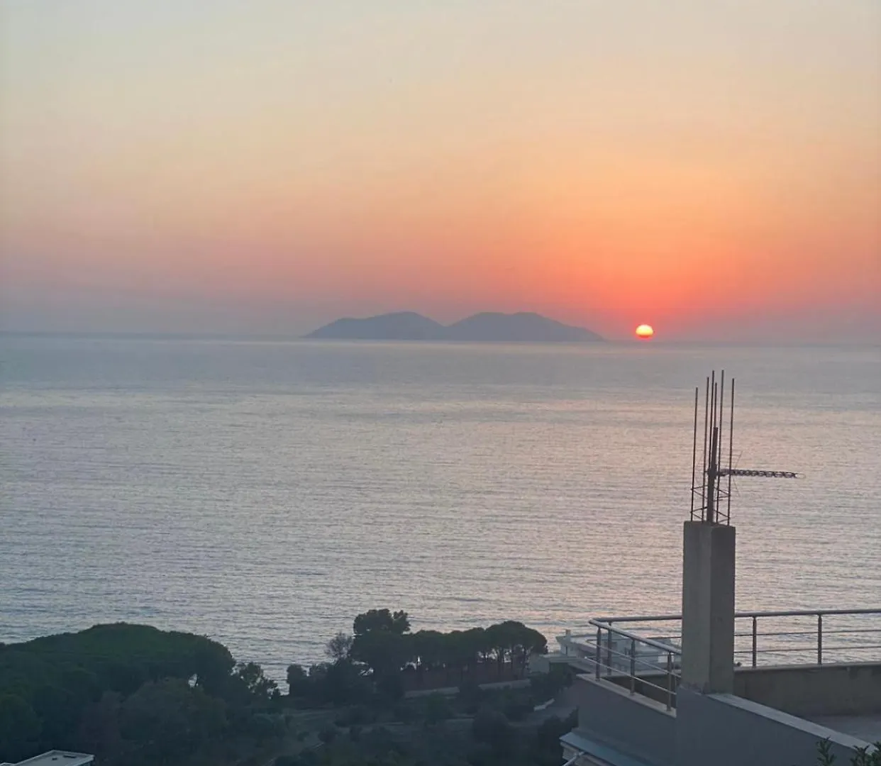 Kledi Apartment فلورا